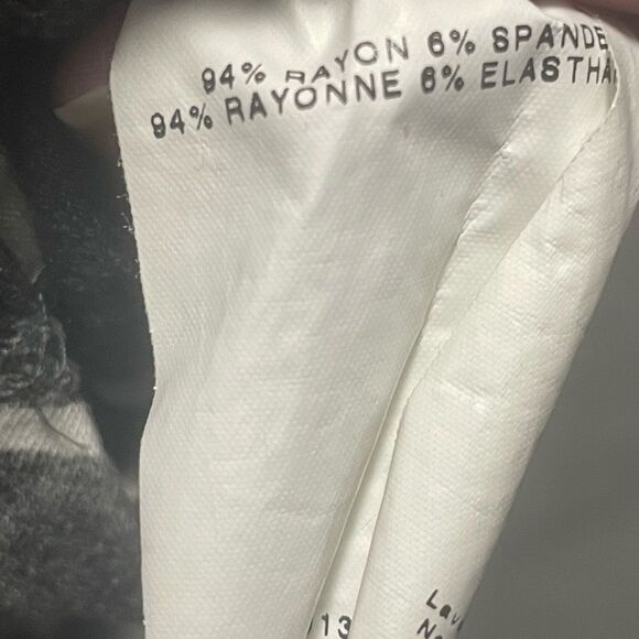 A Pea in the Pod cowl neck 3/4 sleeve tunic with ruched sides size medium - Picture 5 of 6